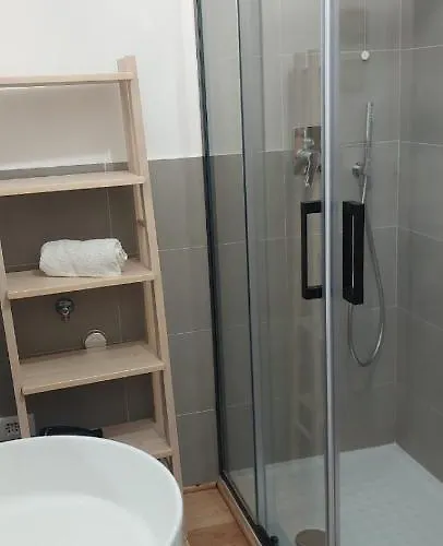 Palazzo Pellicceria 15 *